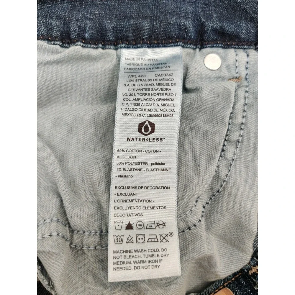 Signature by Levi Strauss Womens Mid Rise Denim Shorts Blue Cuffed Size 10 W30